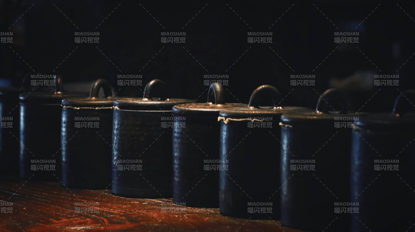 复古线轴的静谧时光图片