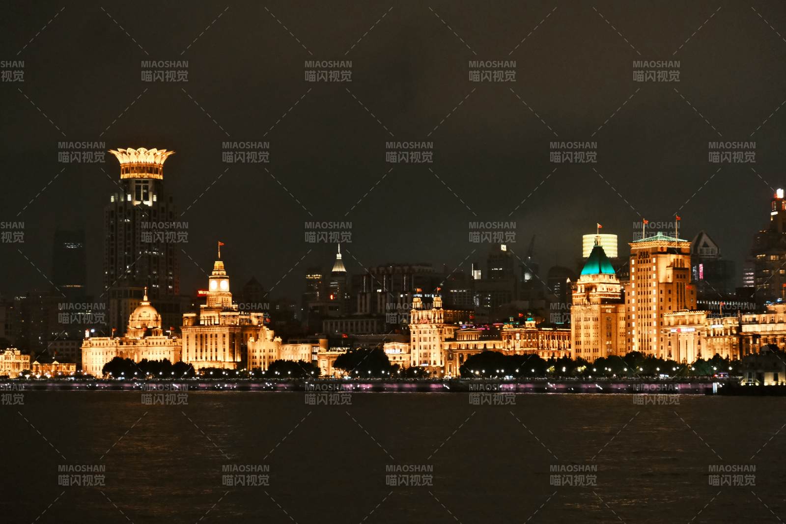 夜幕下的上海外滩风光图片