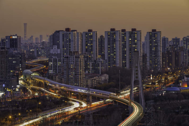 北京城市夜景与高架桥图片