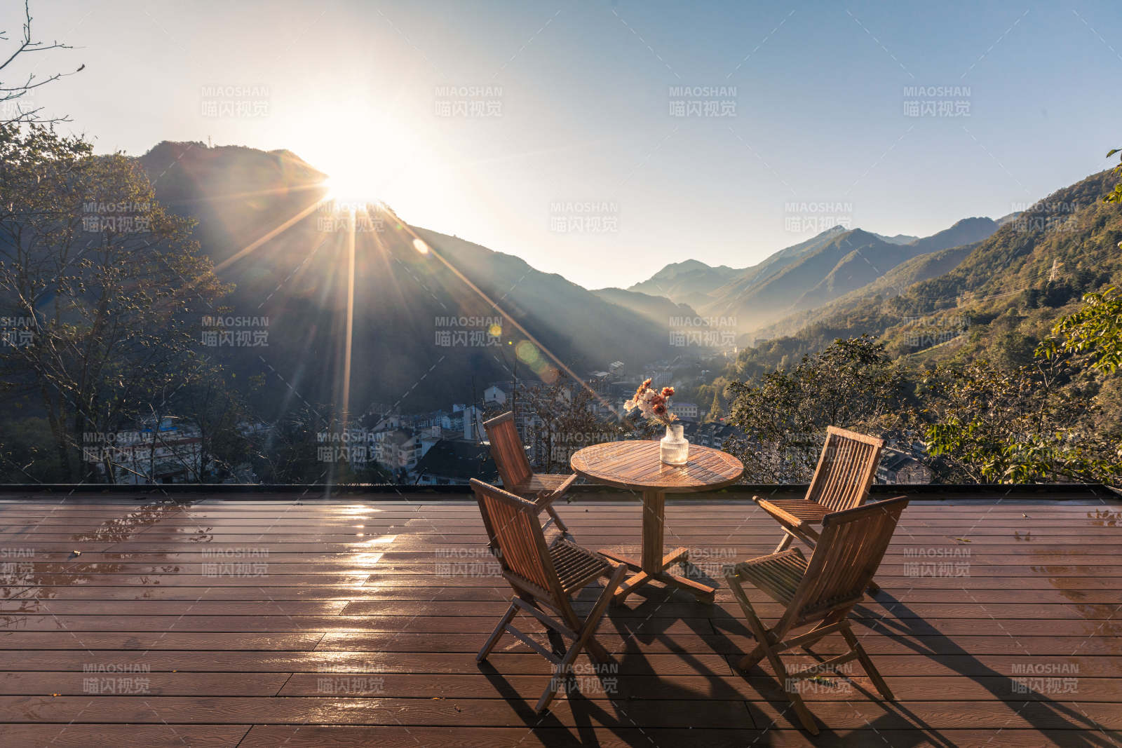 山间晨曦 静享时光图片