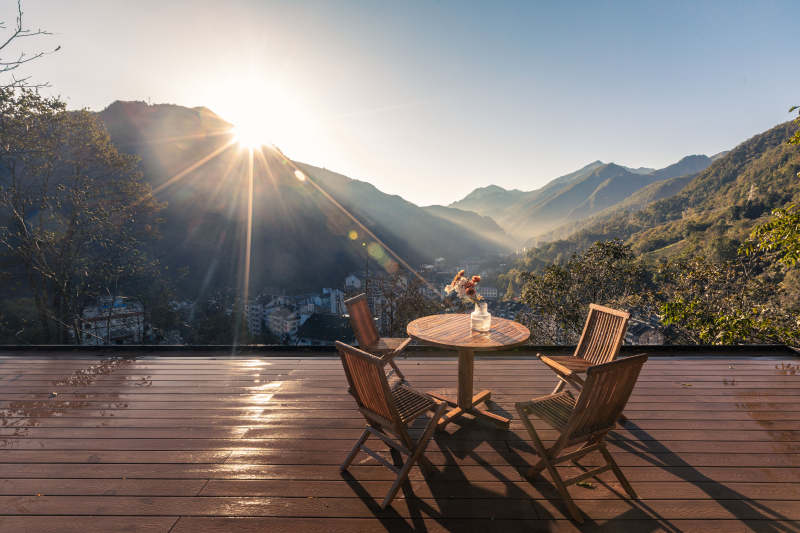 山间晨曦 静享时光图片