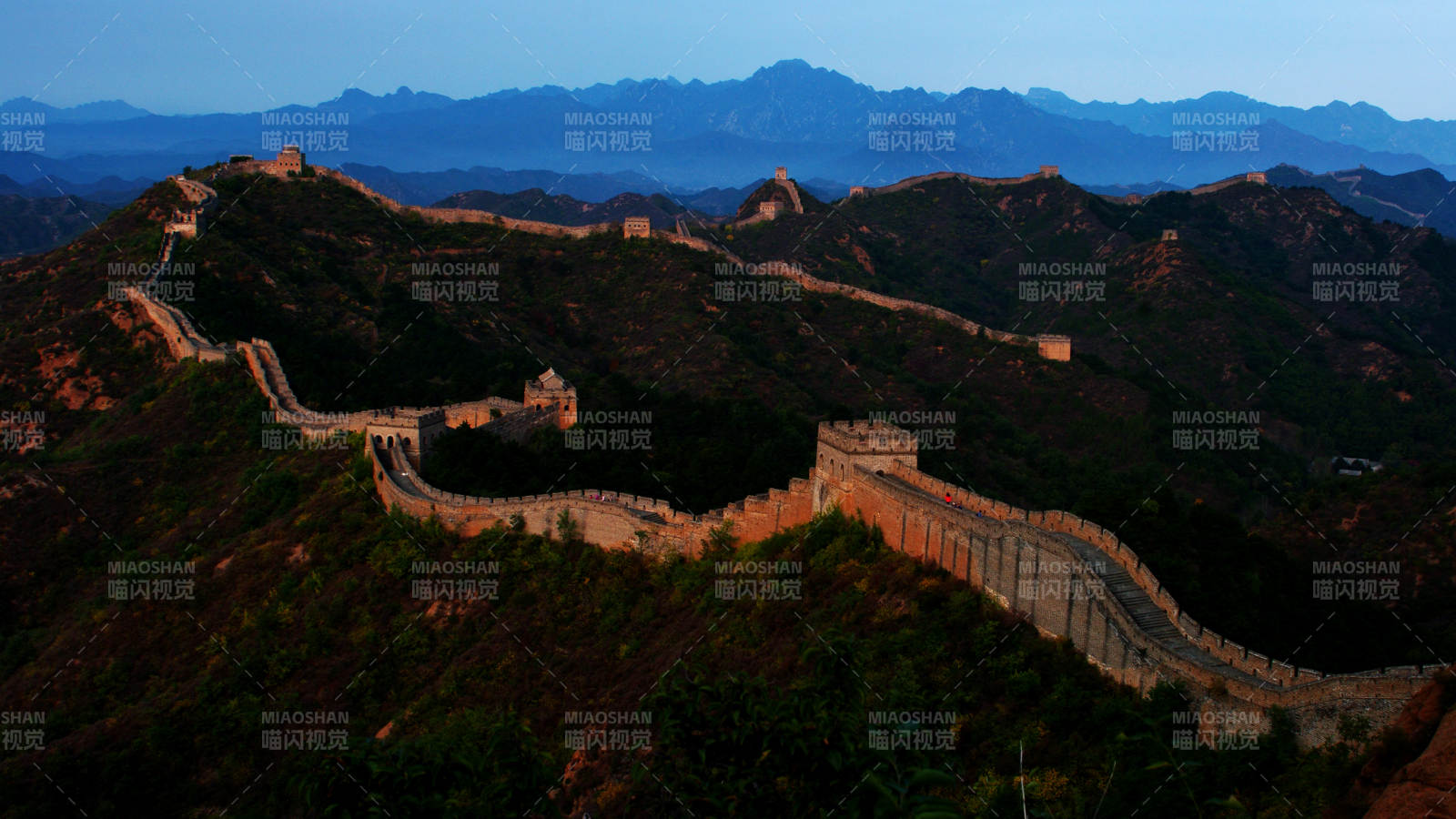 长城日落 山峦叠翠图片