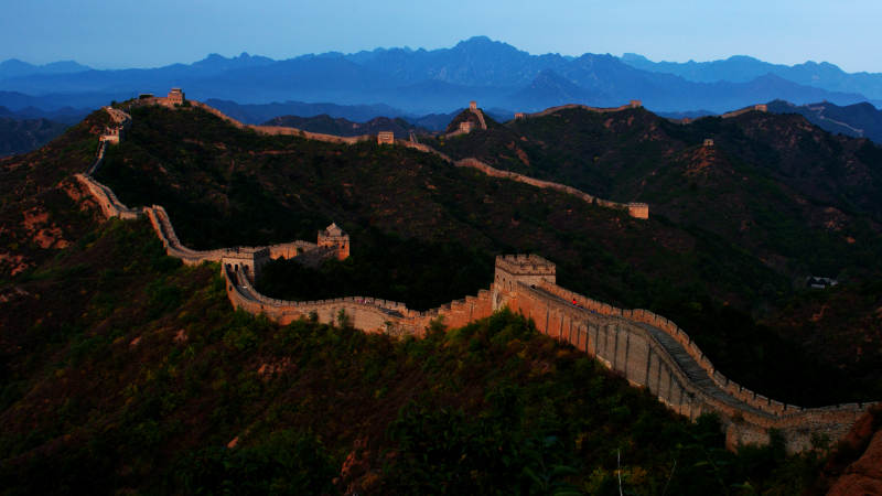 长城日落 山峦叠翠图片