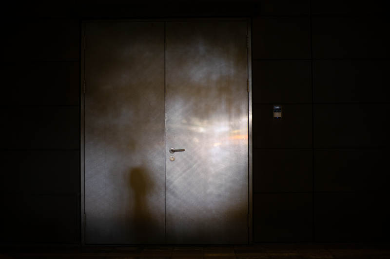 神秘之门 光影交错图片