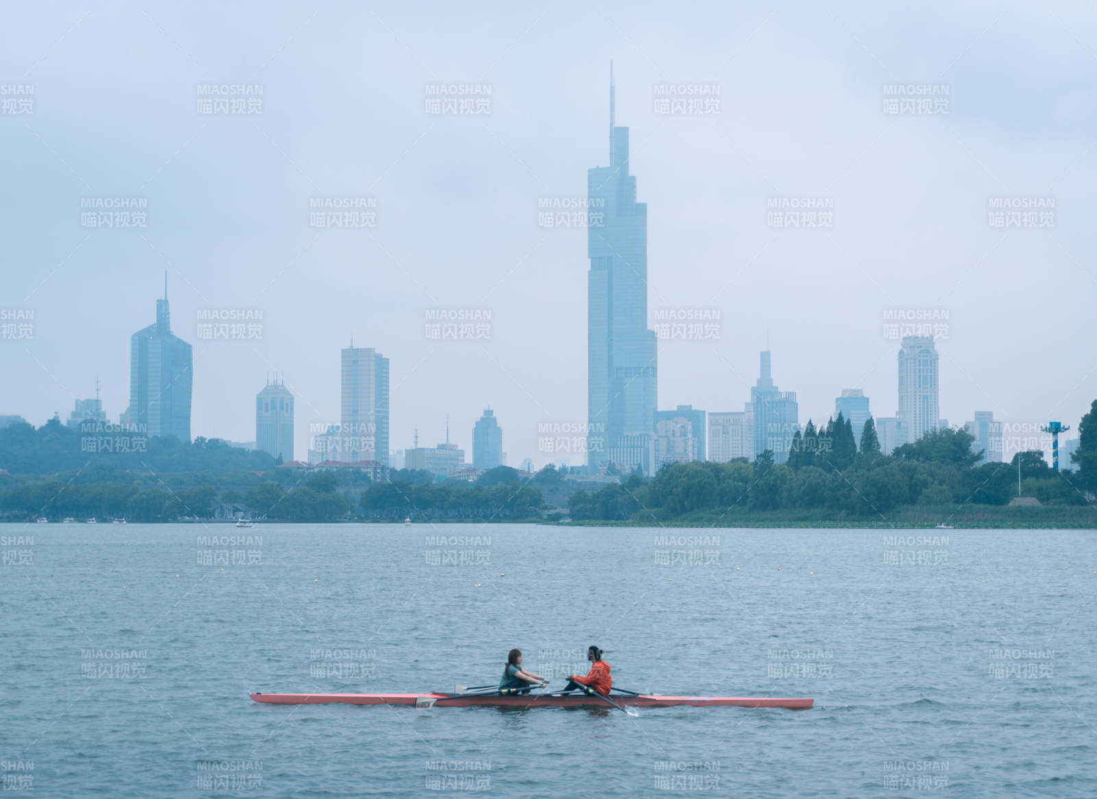 玄武湖划船 图片