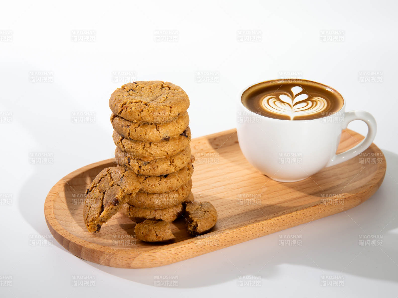 咖啡与饼干的完美搭配图片