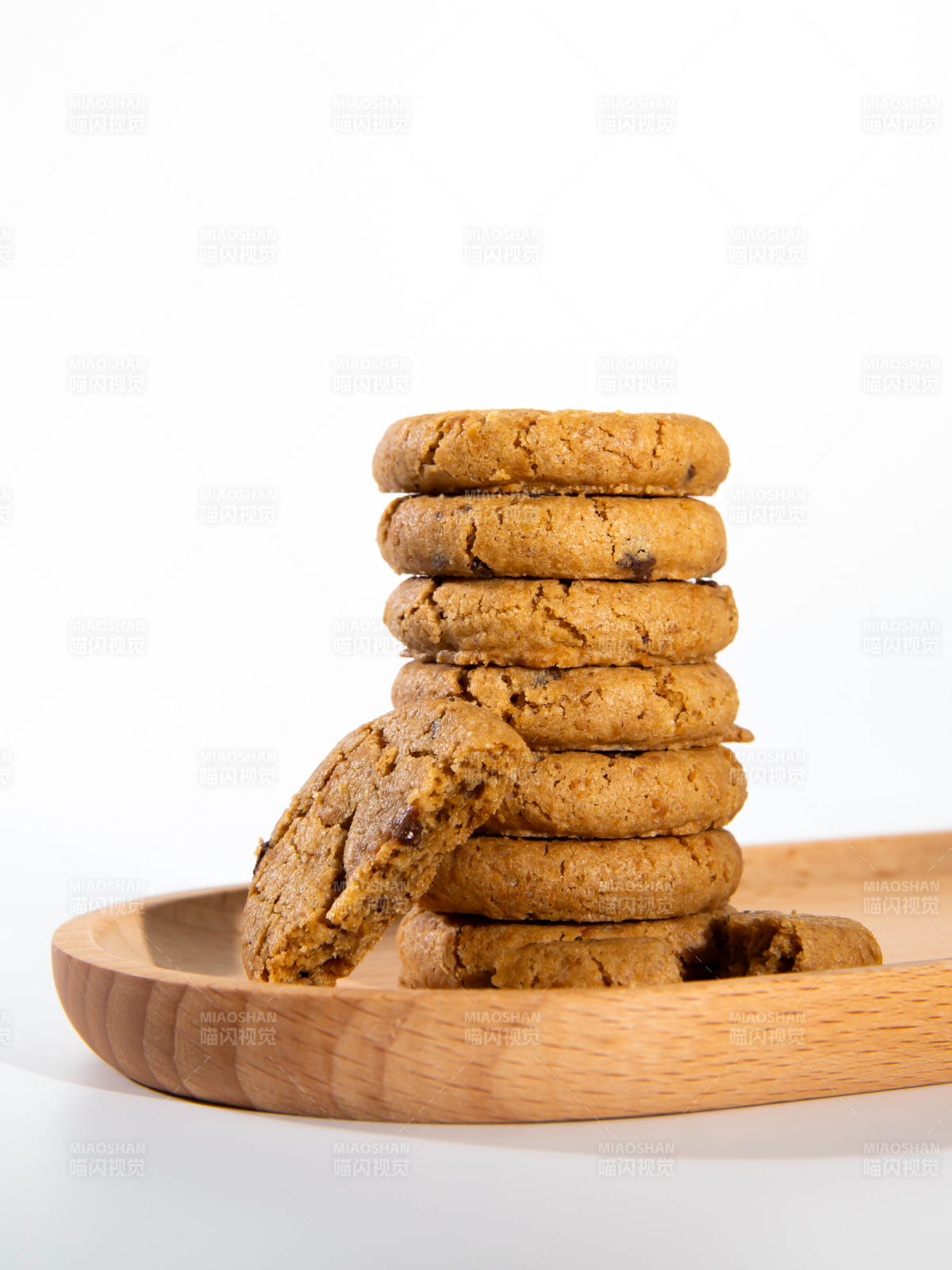 巧克力饼干堆叠图片