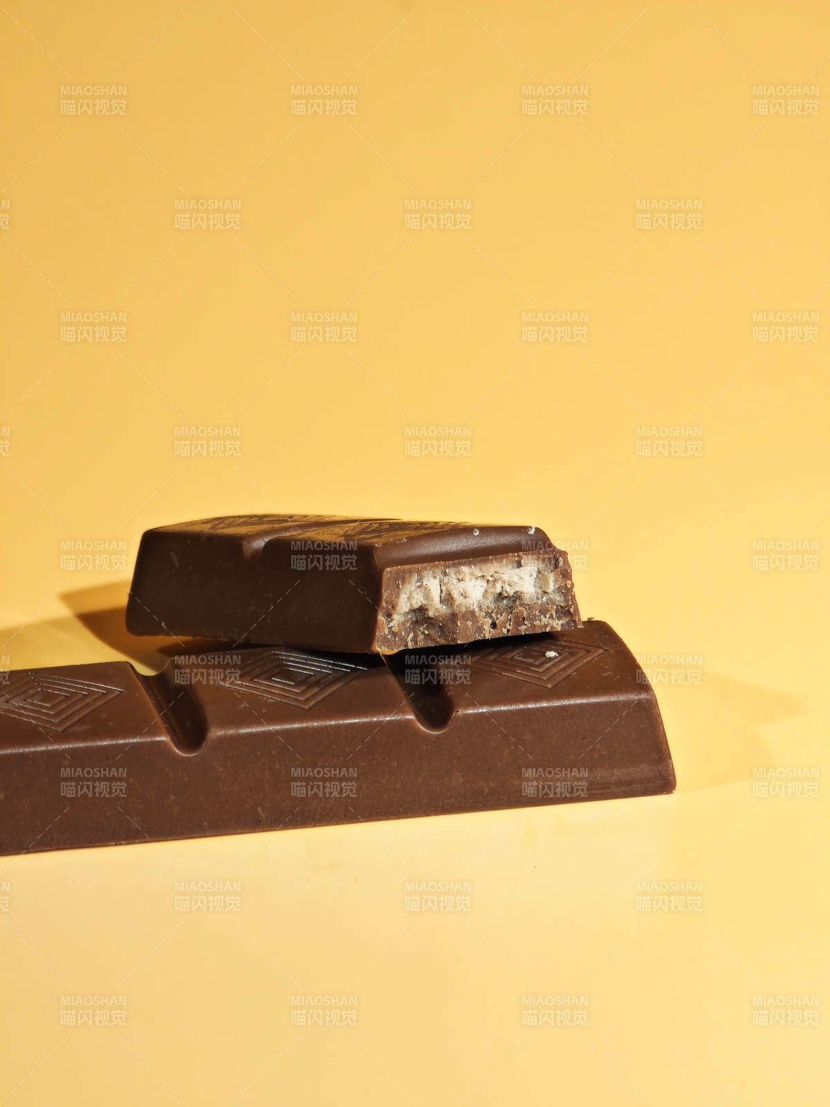 巧克力棒的甜蜜诱惑图片