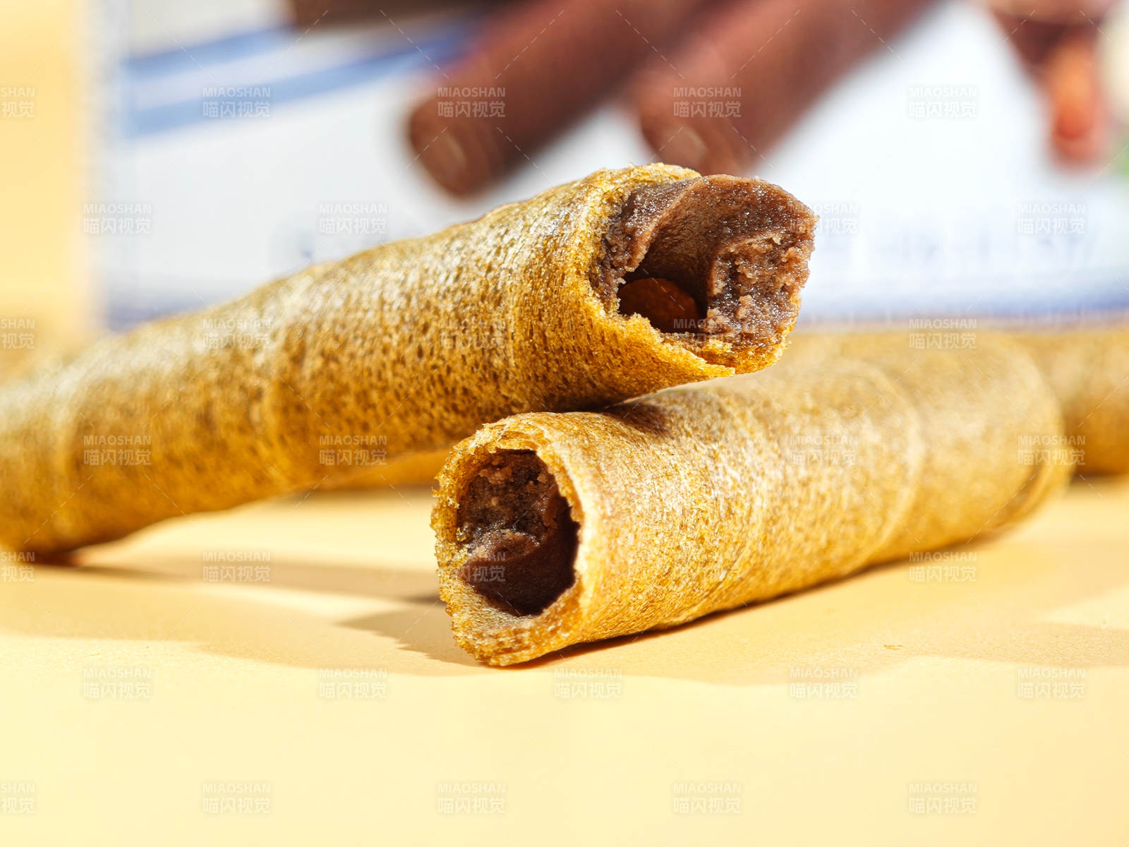 香脆肉松卷零食特写图片