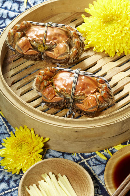 蒸蟹配菊花茶图片