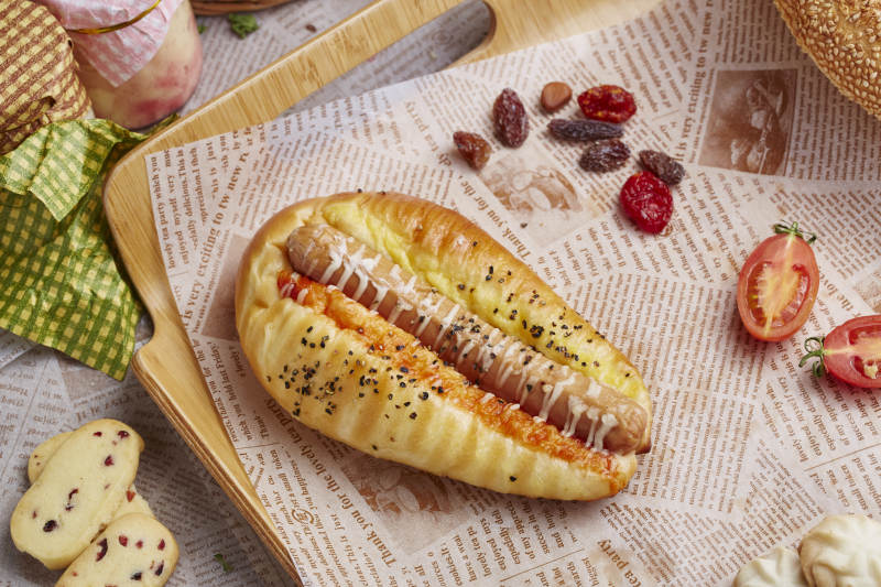 香脆热狗面包配干果图片