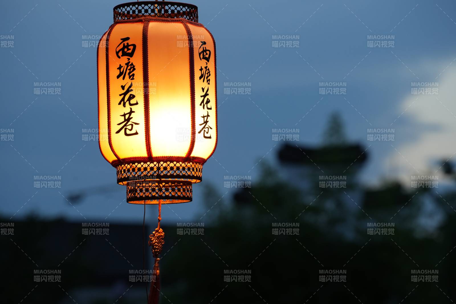 西塘古镇夜色中的灯笼图片