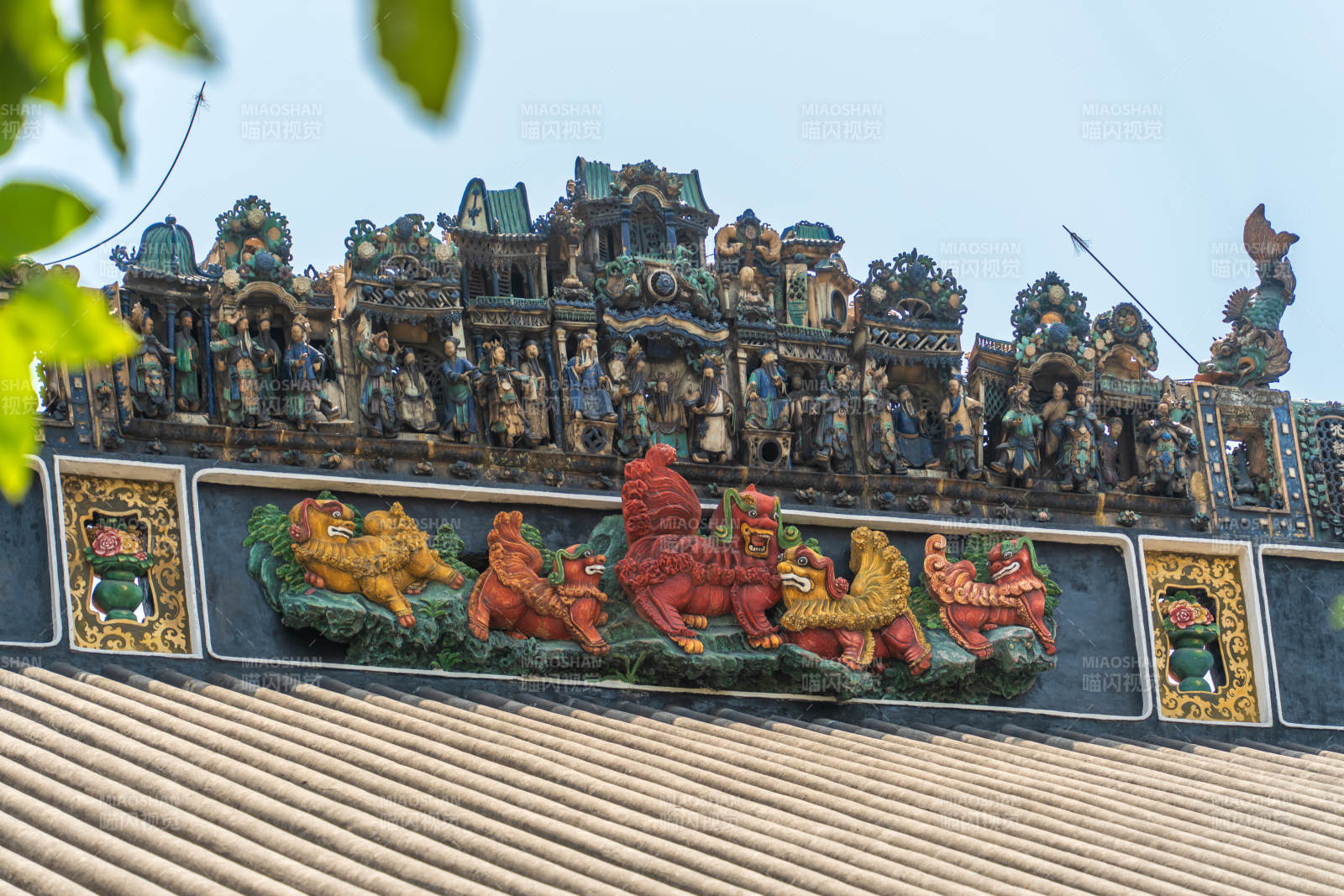 广州陈家祠的传统建筑屋脊装饰艺术图片