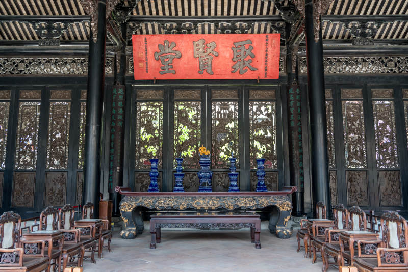 广州陈家祠的古建筑内景 聚贤堂图片