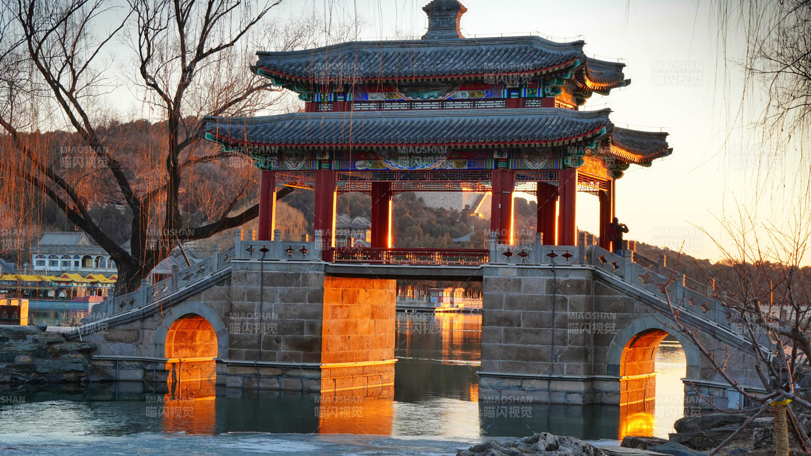 颐和园豳风桥朝阳景图片