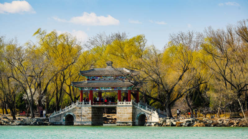 湖心亭春色图片