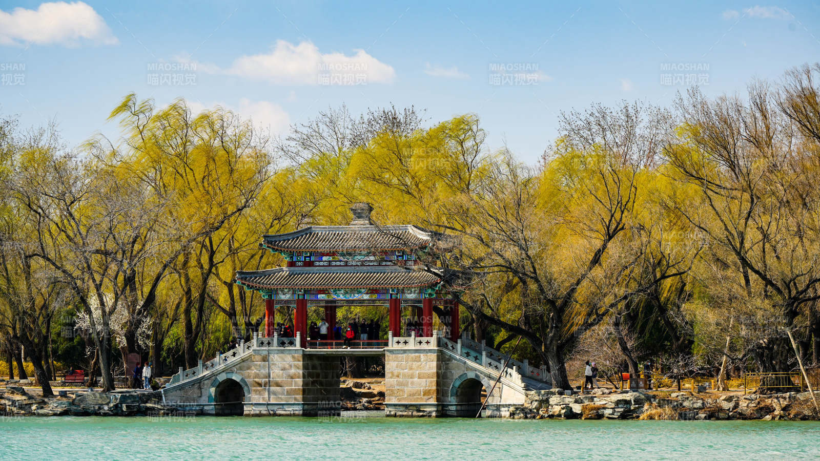 湖心亭春色图片