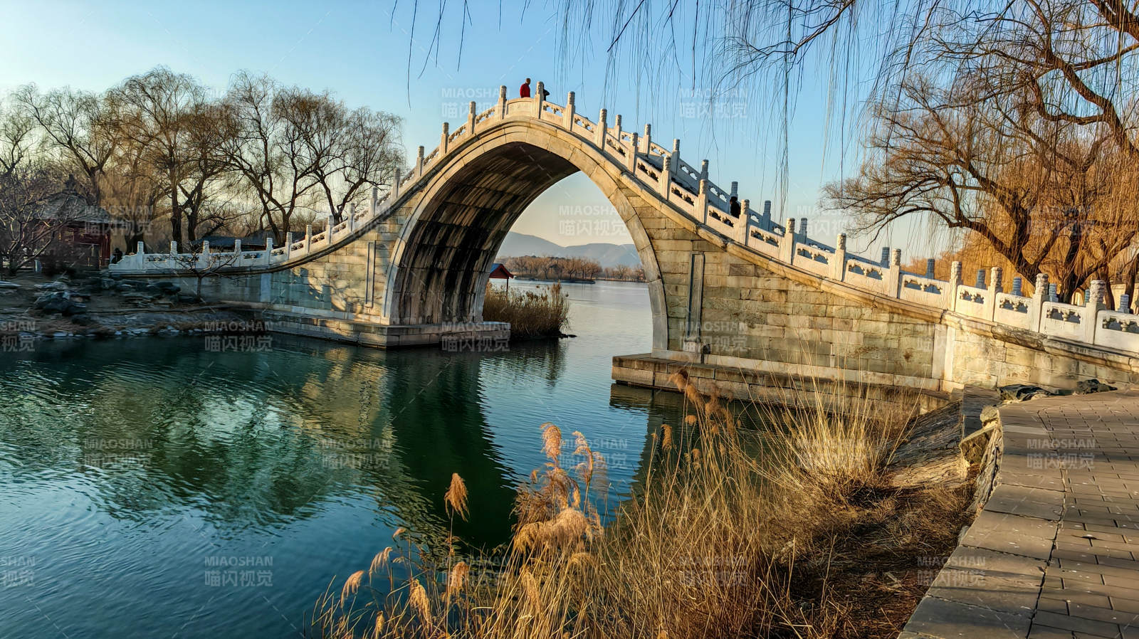 颐和园十七孔桥冬日景图片