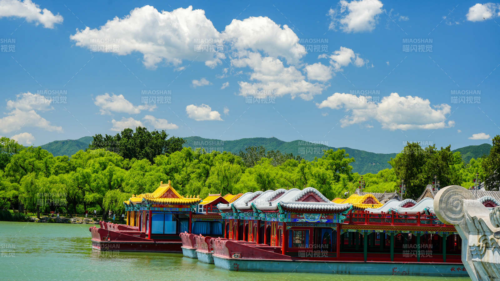 颐和园长廊水上风光图片