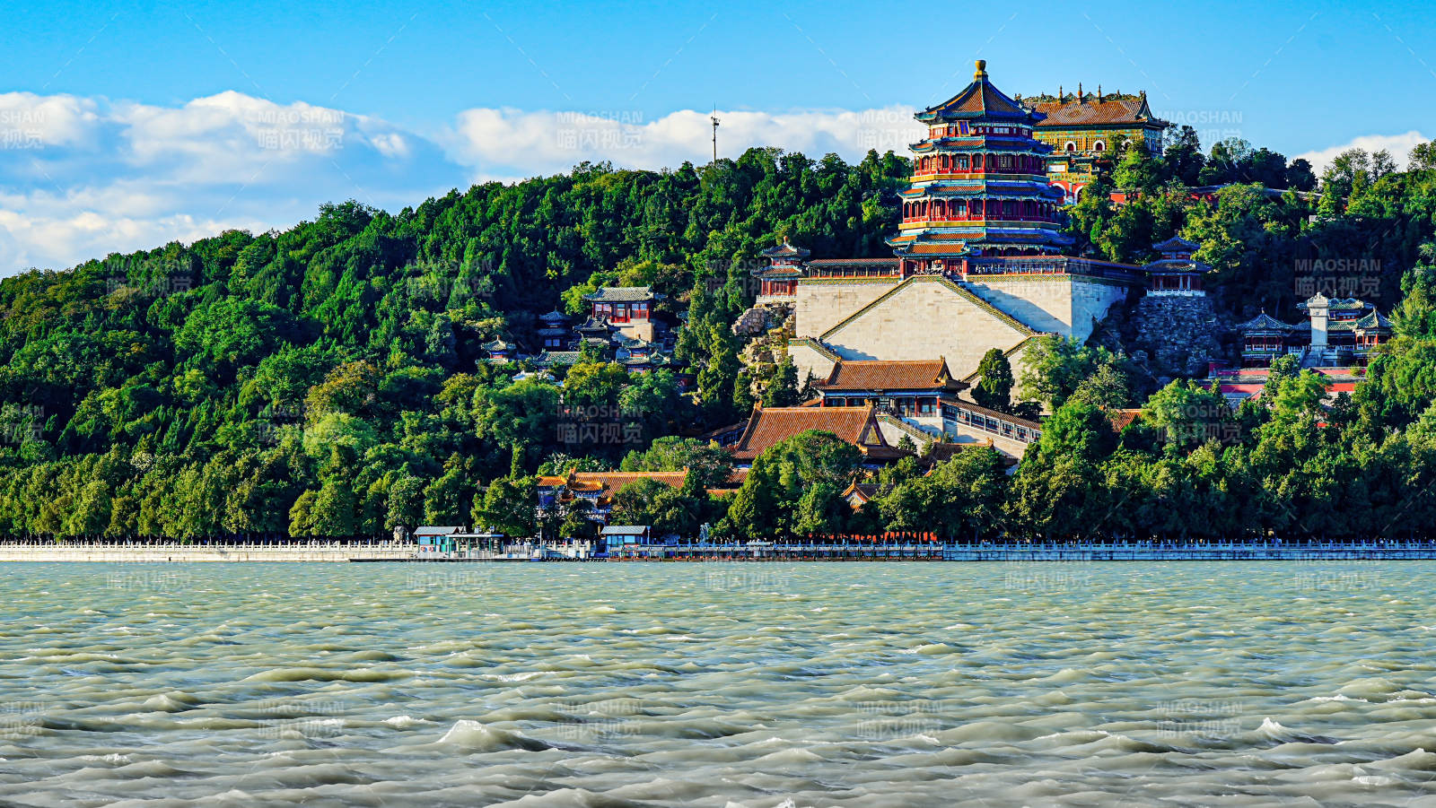颐和园湖畔风光图片