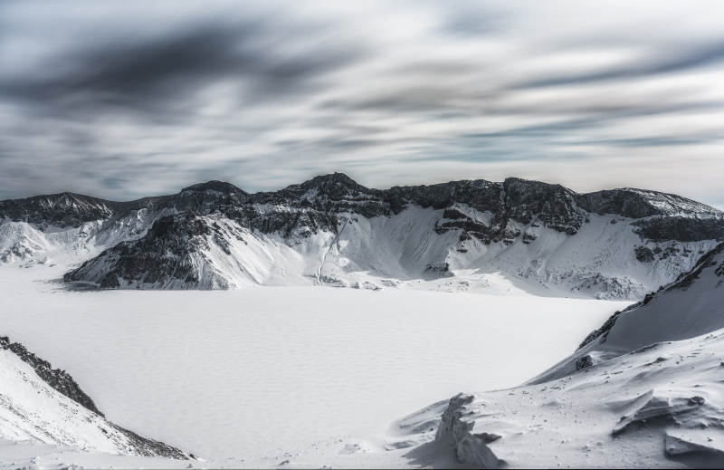 长白山天池雪景图片