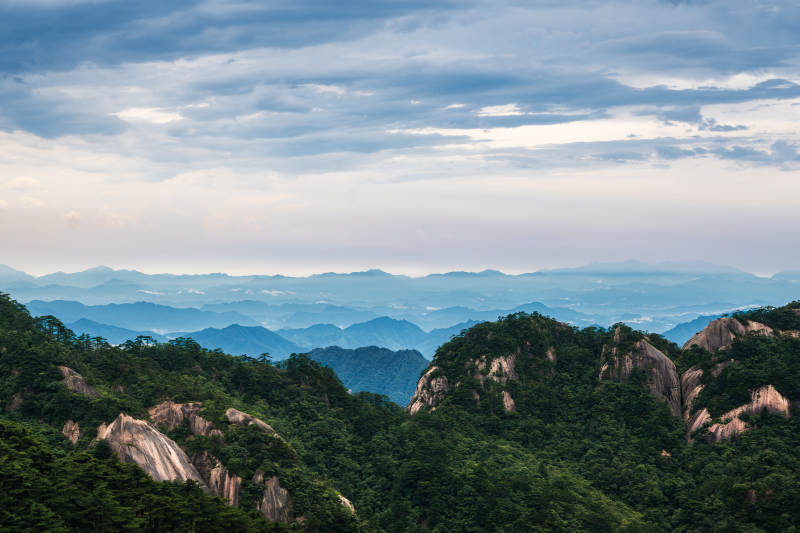 黄山 天青色等烟雨图片