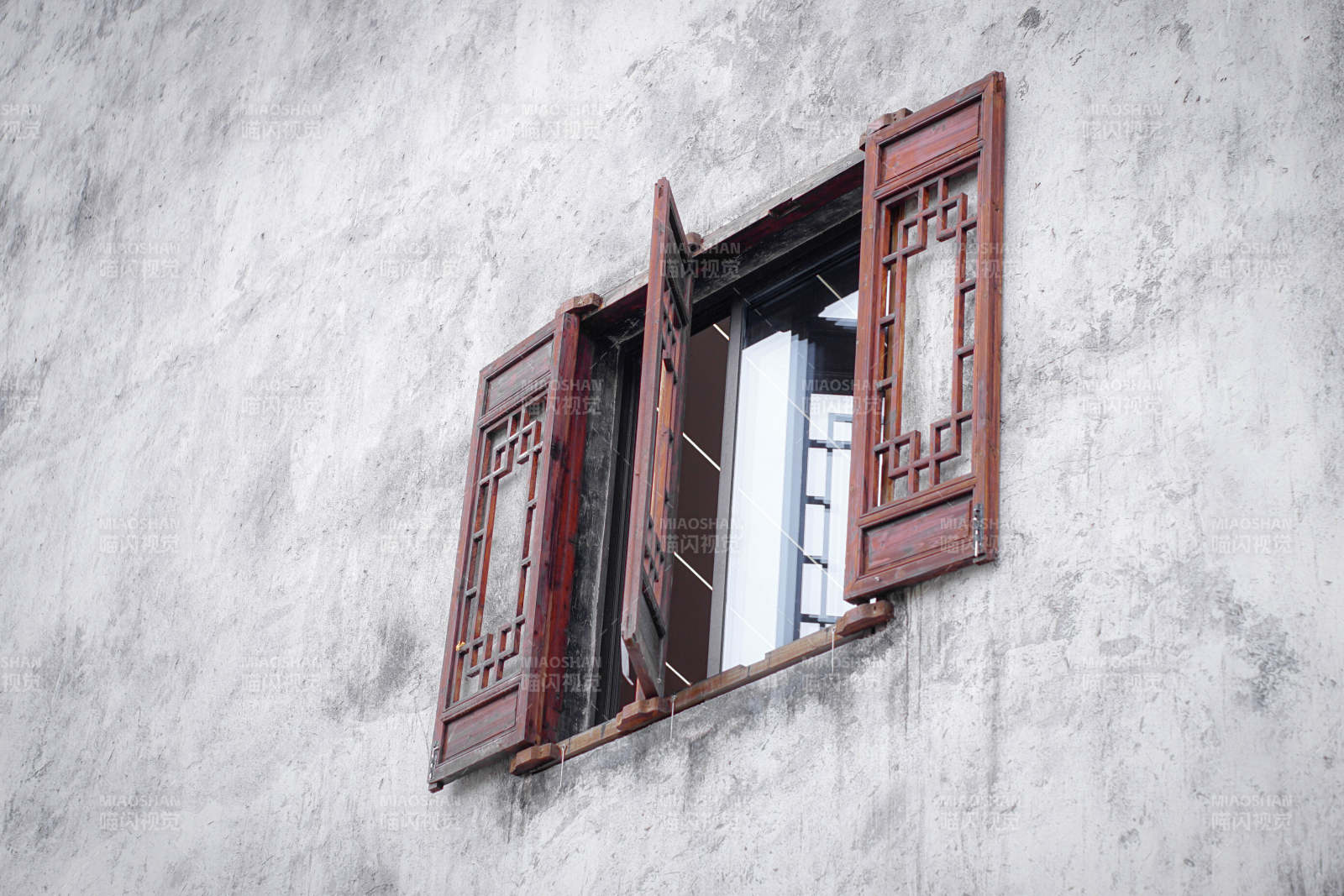 古朴木窗 岁月静好图片