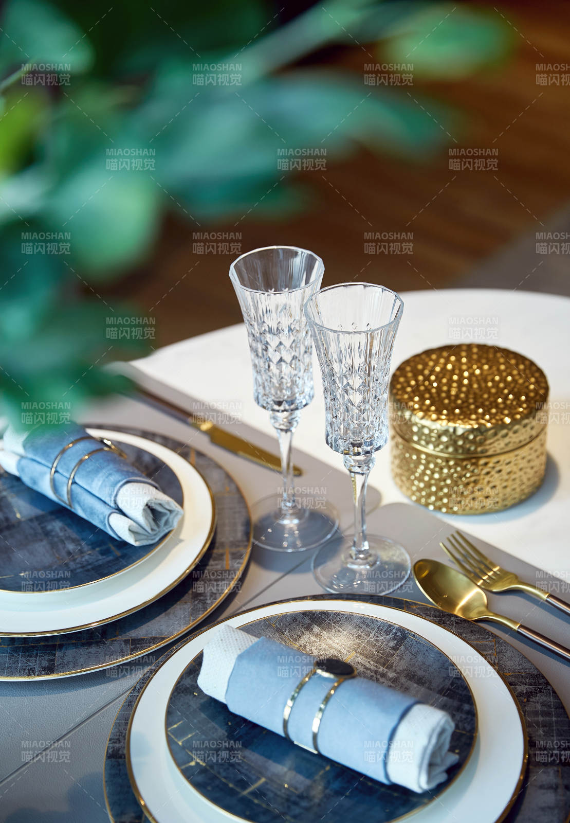 优雅餐桌布置艺术图片