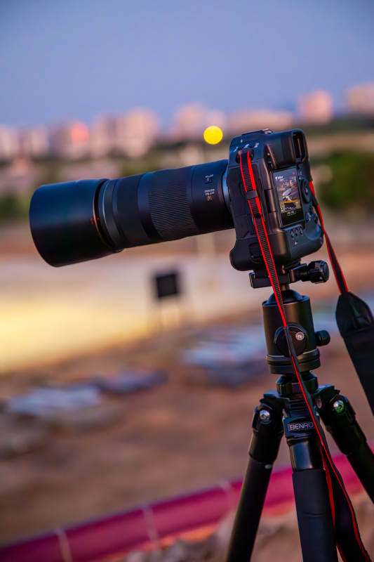 日落时分的摄影装备图片