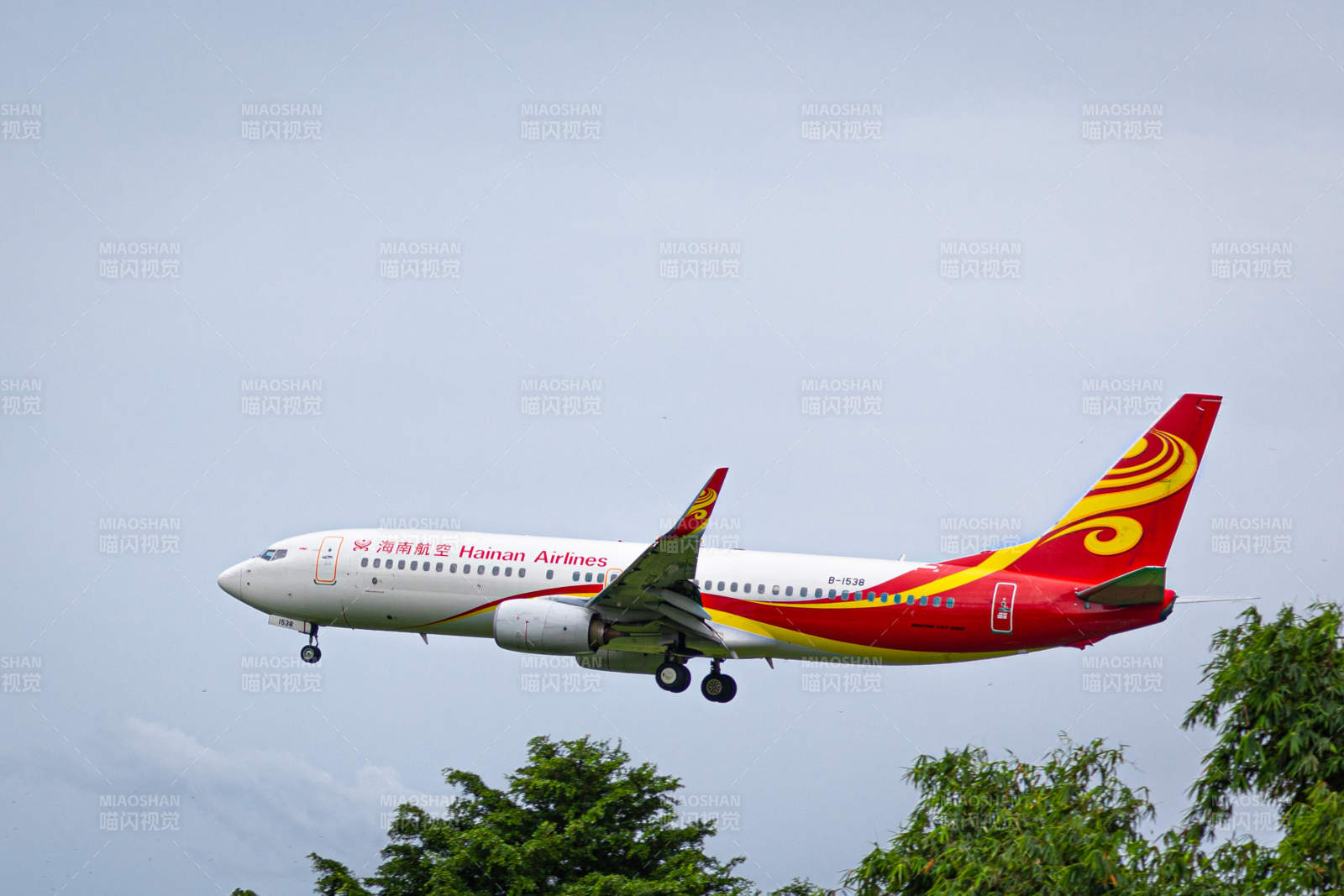 海南航空飞机起飞瞬间图片