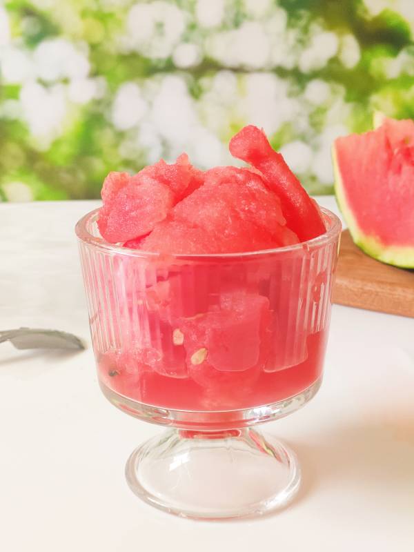 西瓜冰沙清凉一夏图片