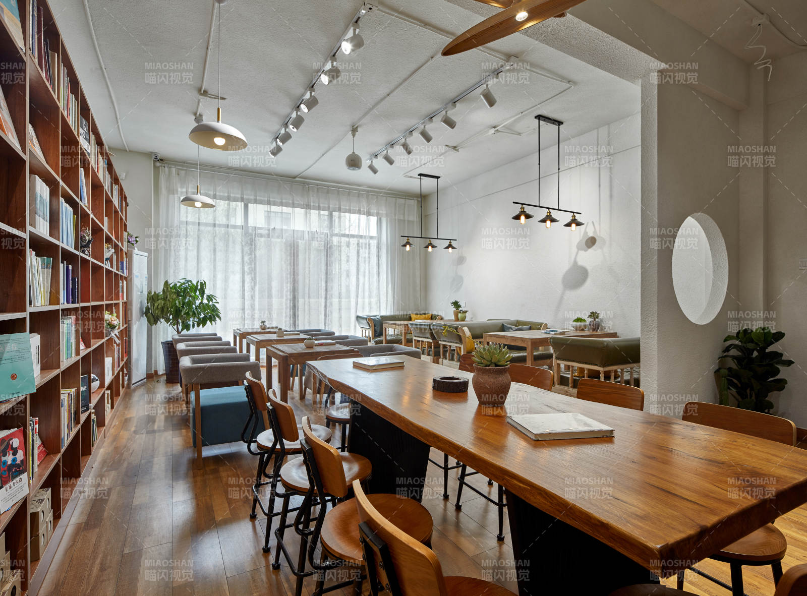 温馨现代的阅读空间图片