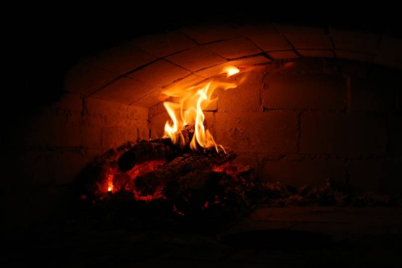 砖炉中的火焰图片