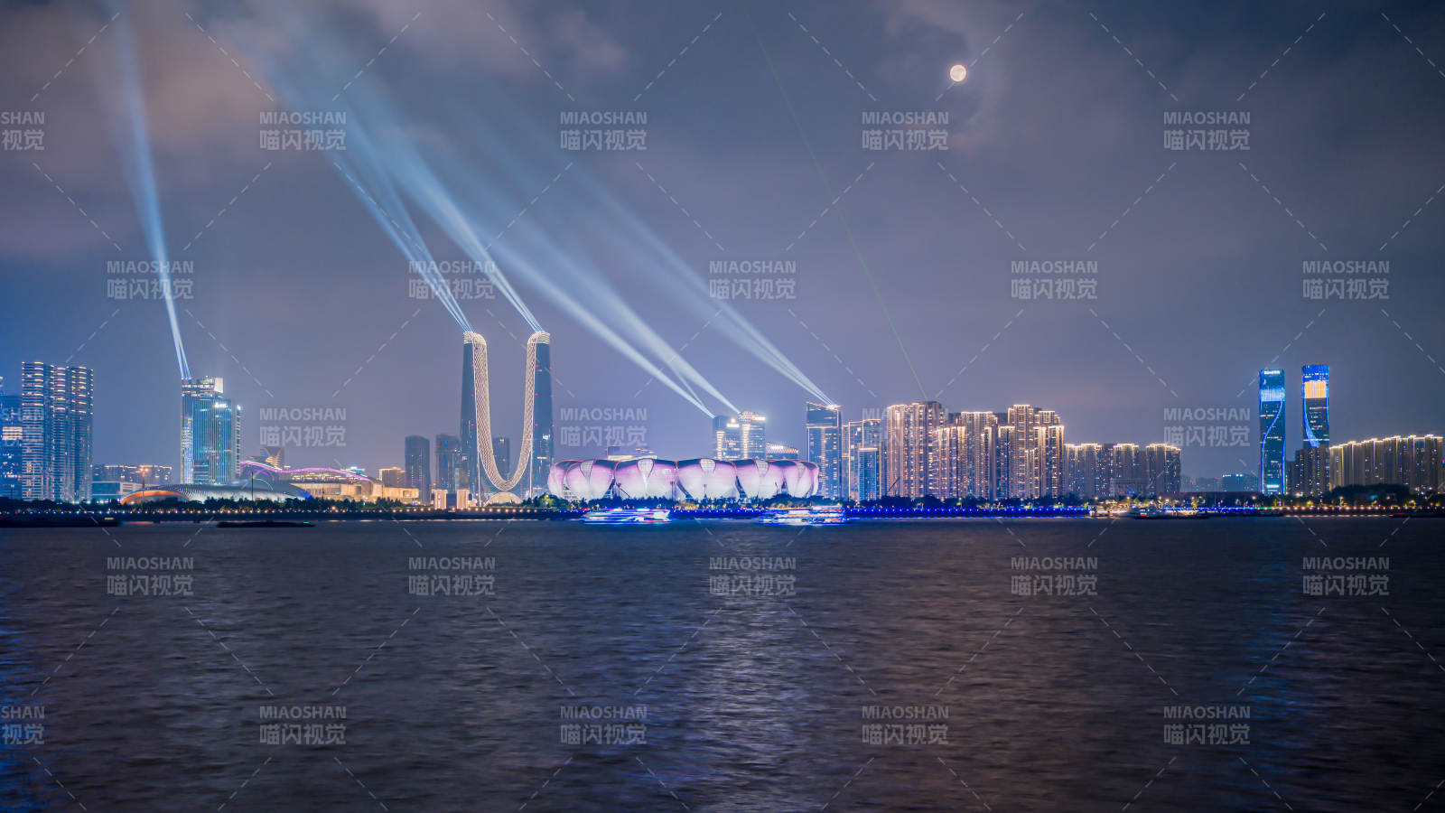 杭州钱江新城城市夜景灯光秀图片