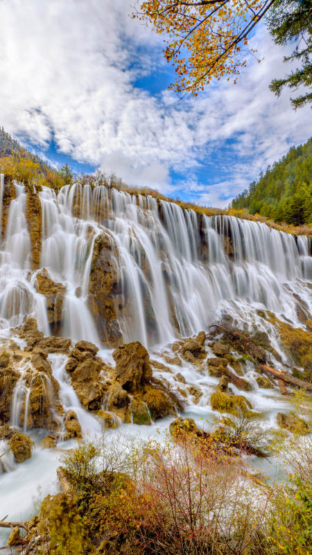 九寨沟诺日朗瀑布秋景图图片