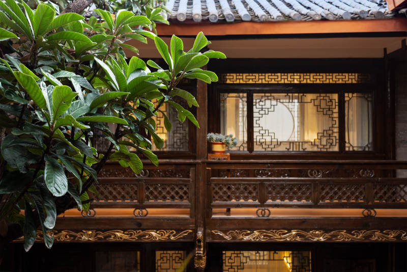 古韵庭院 绿植映窗图片