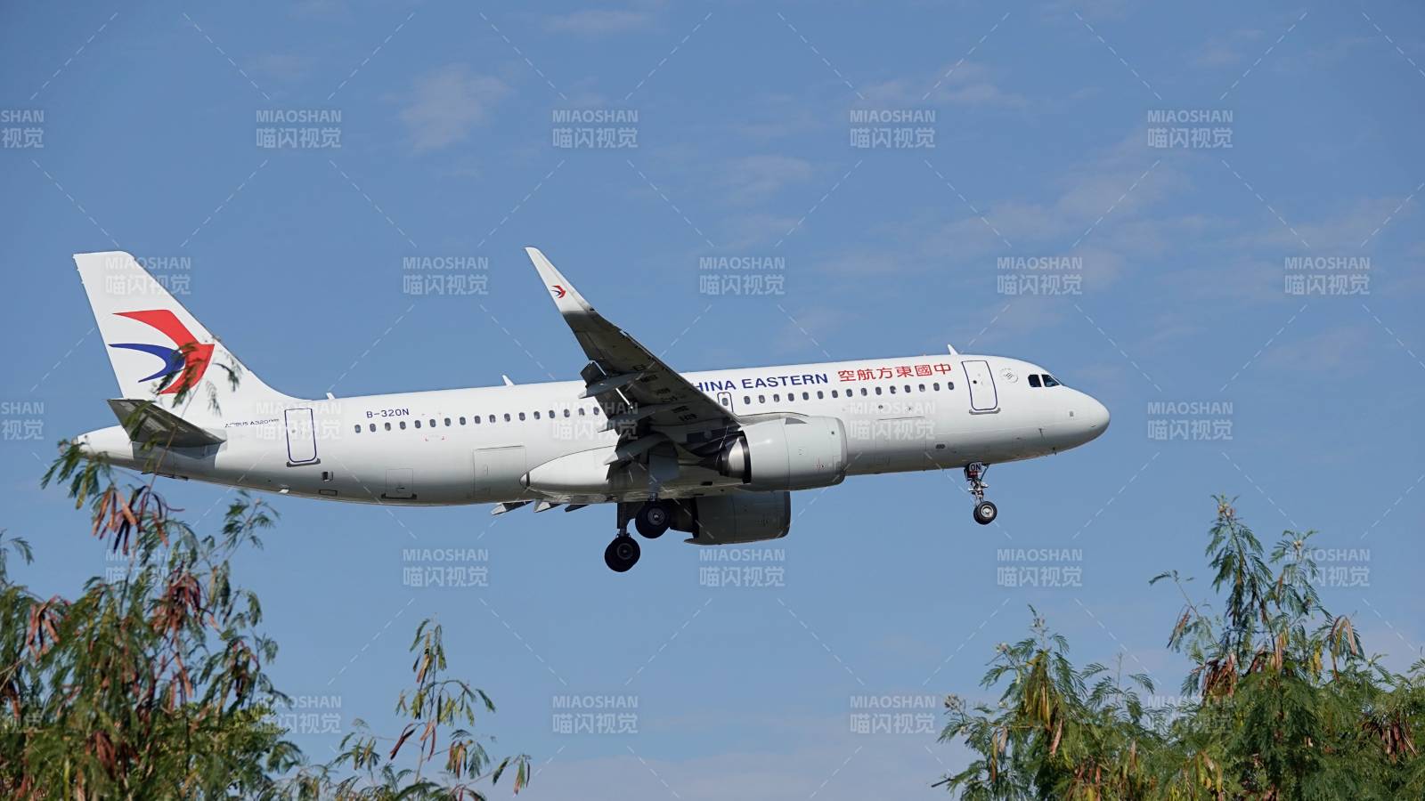 中国东方航空飞机起飞图片