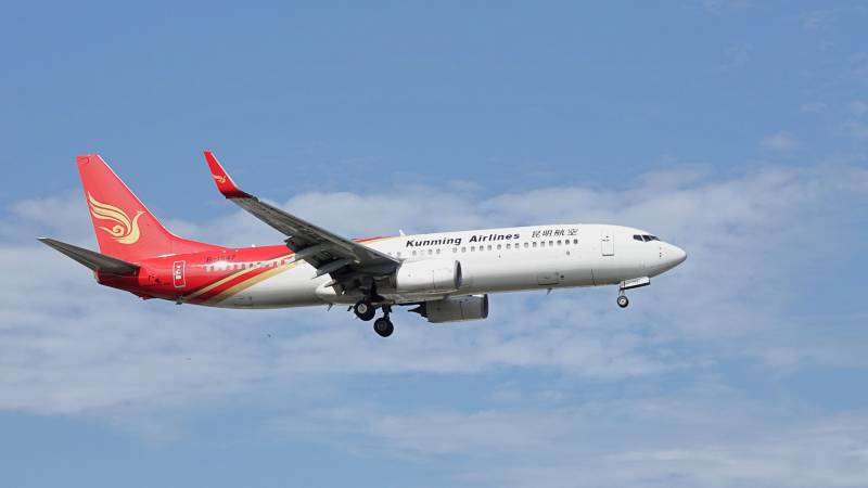 昆明航空飞机飞行中图片