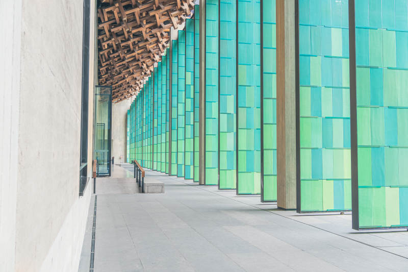 现代建筑的绿色玻璃墙--杭州图片