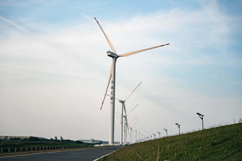 风力发电塔群远景图图片