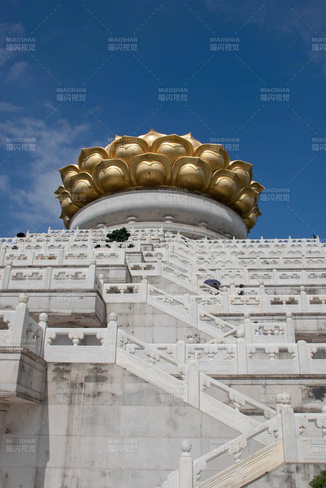 金色莲花宝顶建筑--绍兴兜率天宫图片