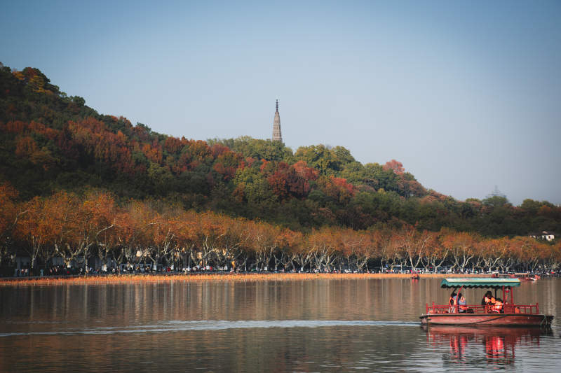 西湖秋色 游船悠然--西湖图片
