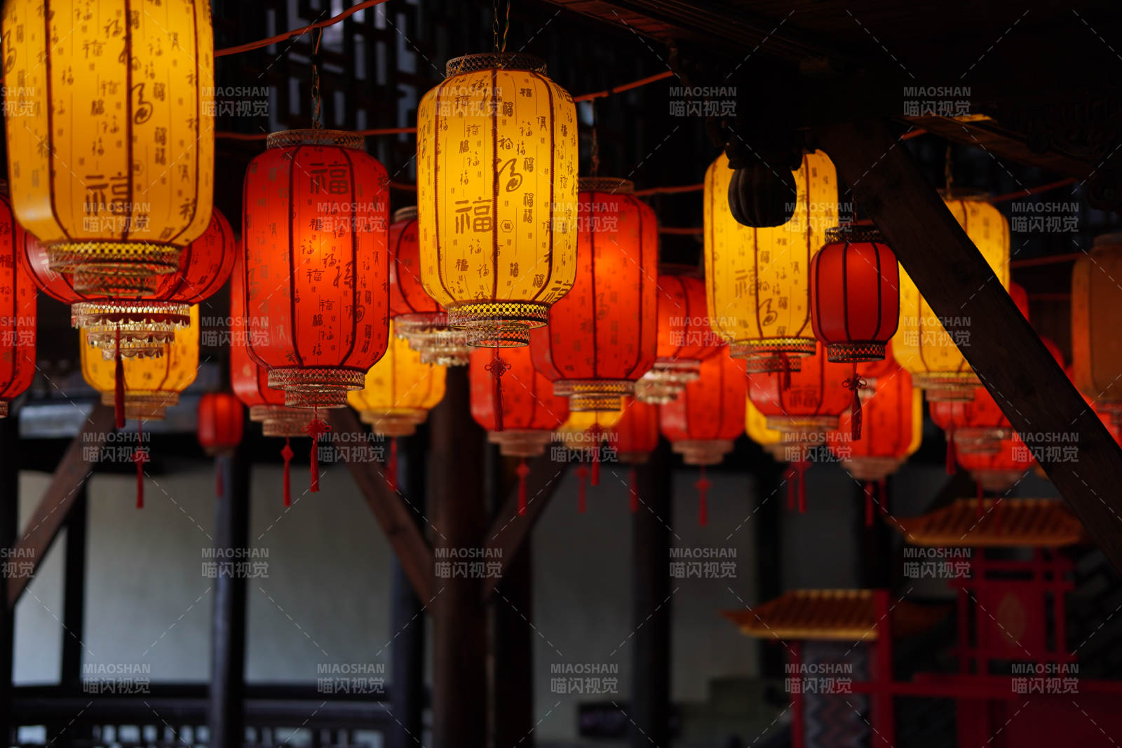 古风灯笼 温暖夜色图片