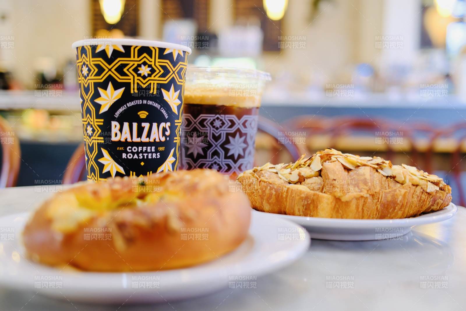 咖啡与面包的完美搭配图片