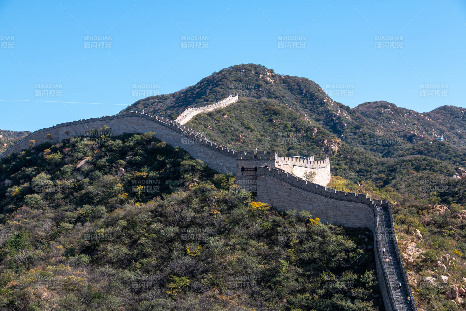 长城蜿蜒山间景色壮丽图片