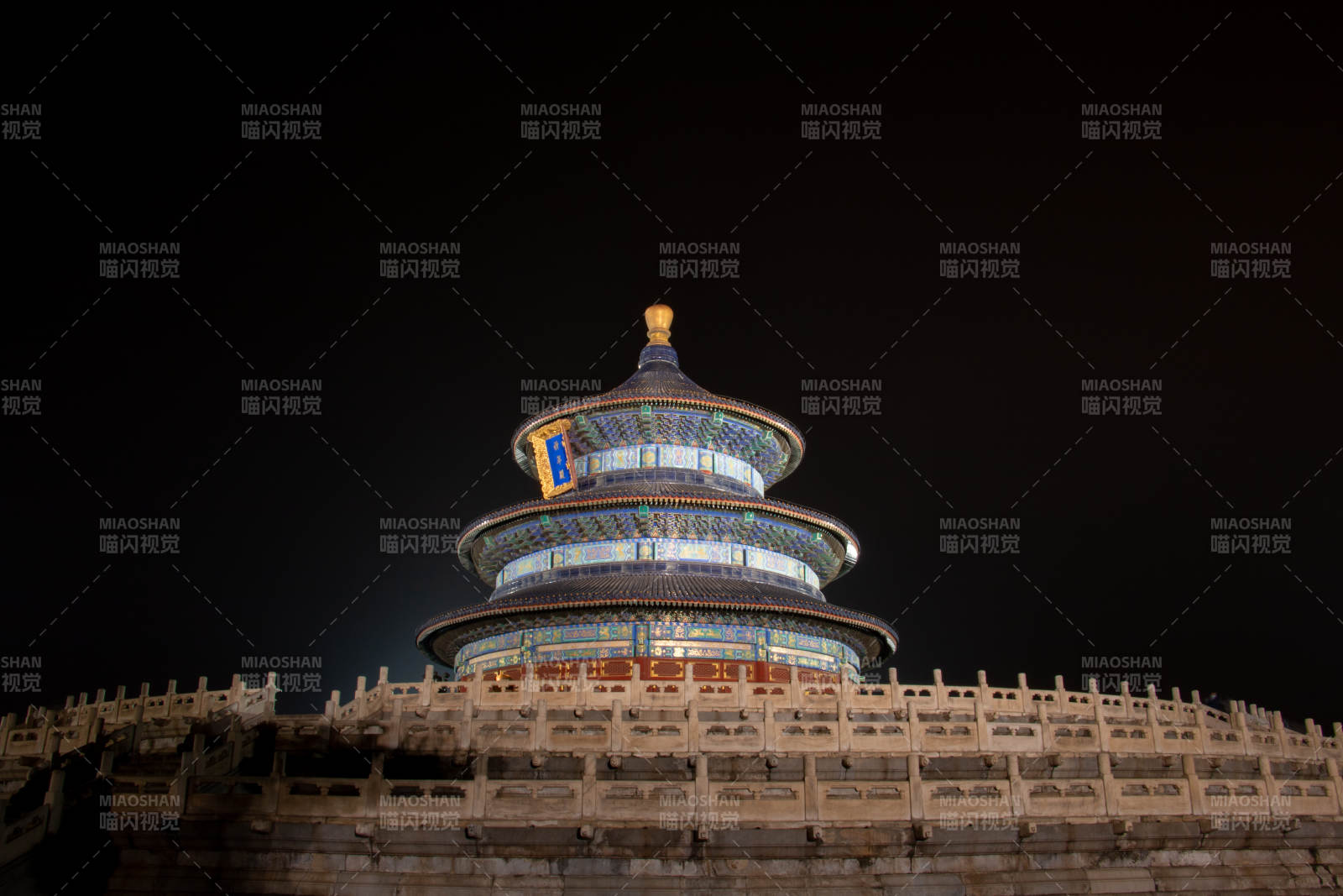 夜幕下的天坛祈年殿图片