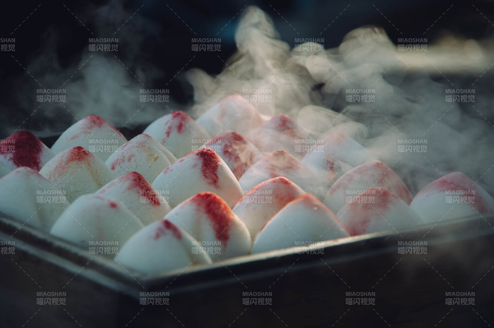 烟雾缭绕寿桃包图片