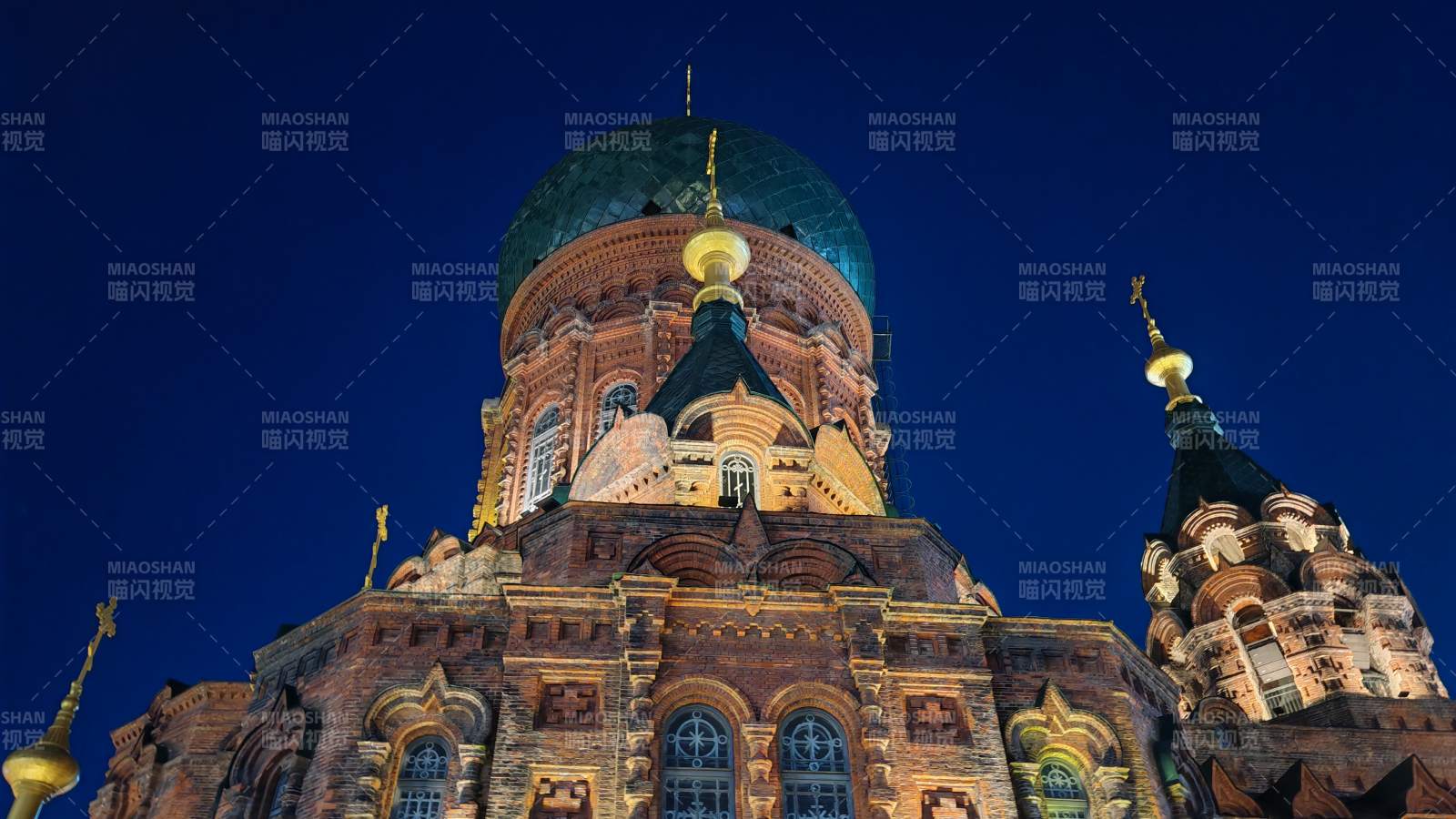 圣索菲亚大教堂夜景图片