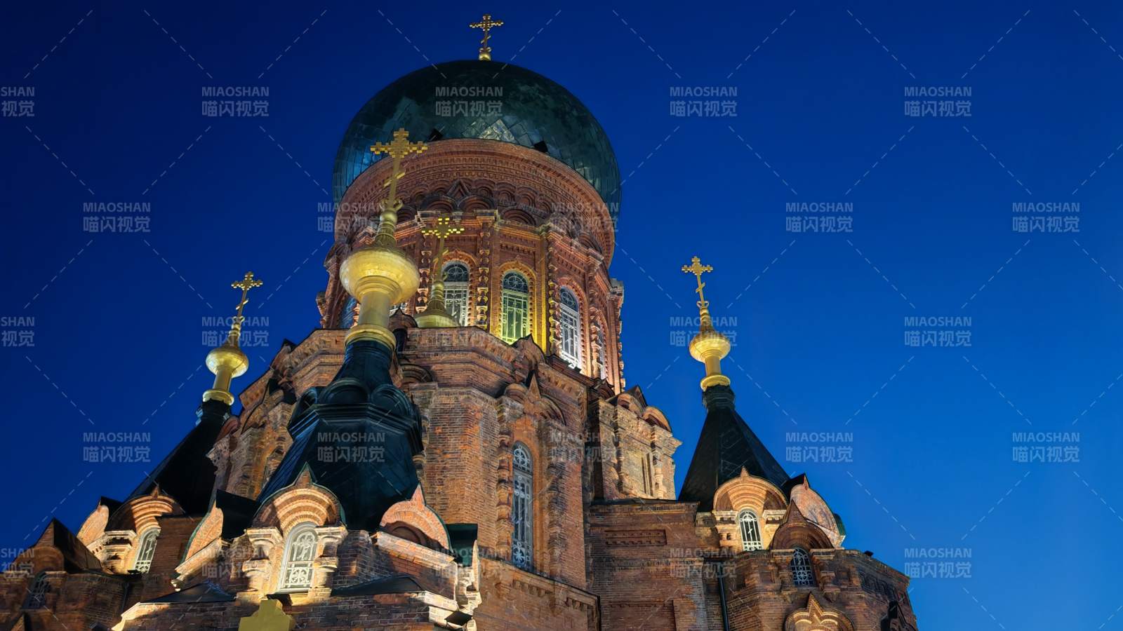 圣索菲亚大教堂夜景图片