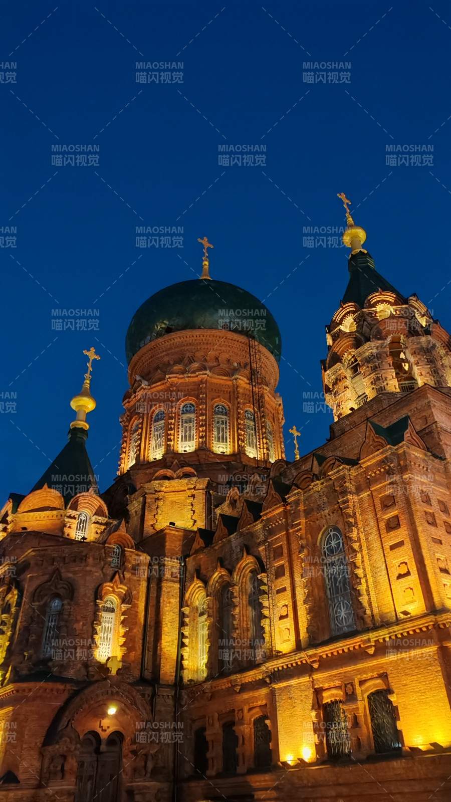 夜幕下的圣索菲亚大教堂图片